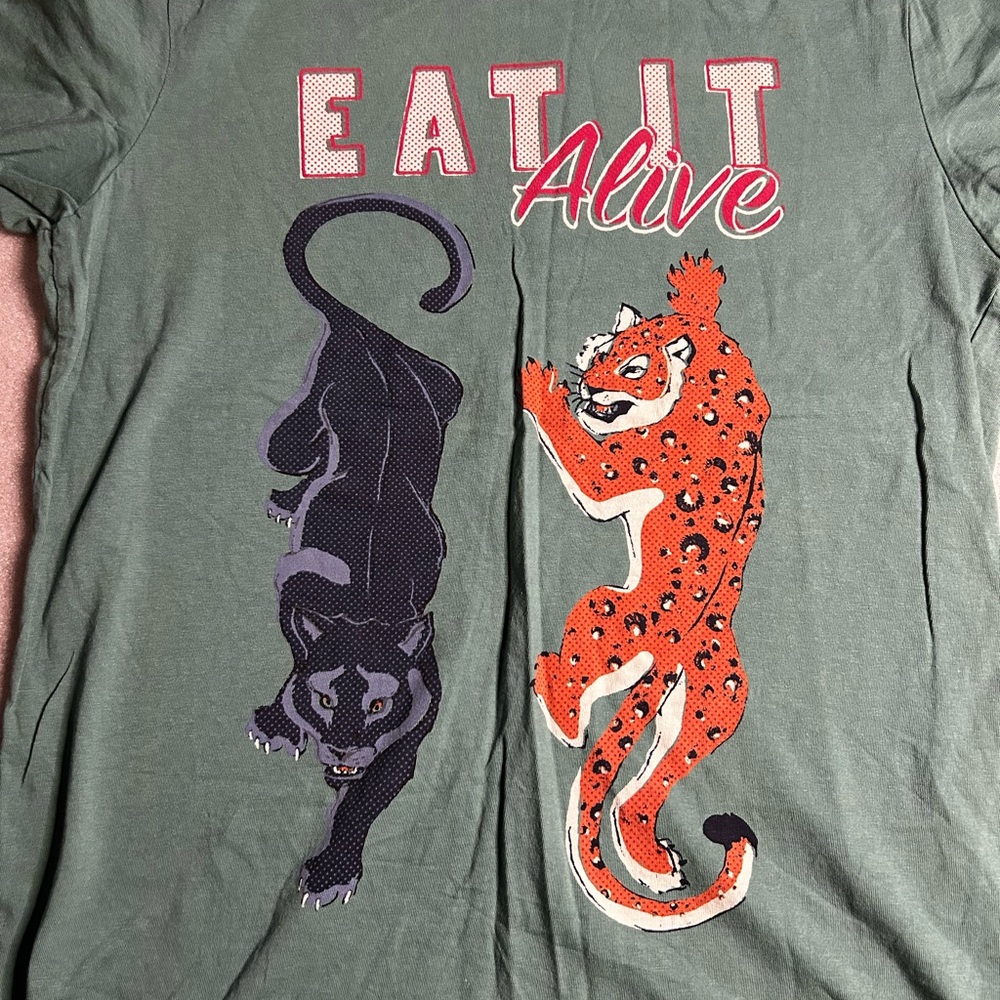Eat it alive shirt medium panther tiger